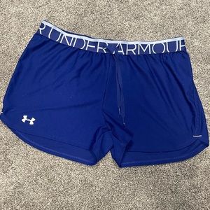 Under Armour women’s large blue heatgear shorts